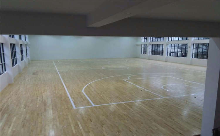 楓樺木體育館實木地板批發價格