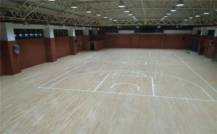柞木木地板籃球館一般多少錢(qián)？