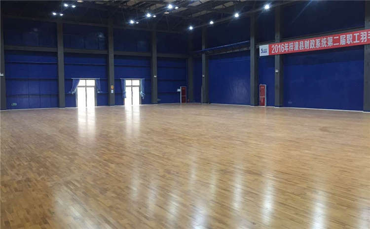 24厚舞臺運動木地板哪個牌子好？