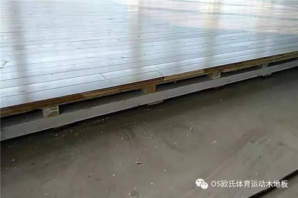 雙龍骨羽毛球木地板--北京延慶會展中心成功案例 雙龍骨羽毛球木地板--北京延慶會展中心成功案例